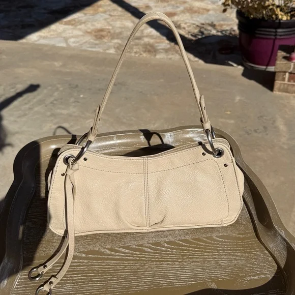Alfani Pebbled Leather Shoulder Bag Pleated Beige/Cream/Tan Magnetic Closure - Picture 3 of 14